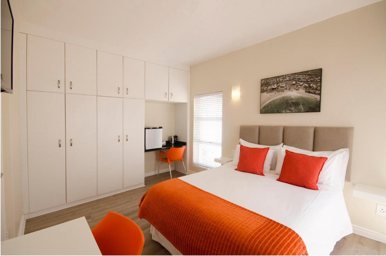 Small Bay Guest House Блаубергстранд Экстерьер фото
